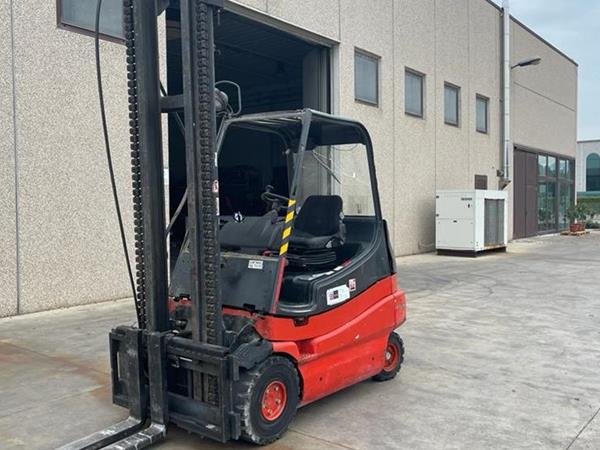 Carrello elevatore Linde E30-02 - Foto 2
