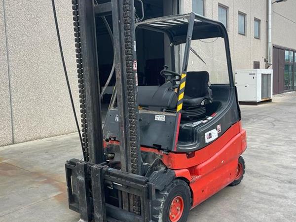 Carrello elevatore Linde E30-02 - Foto 2