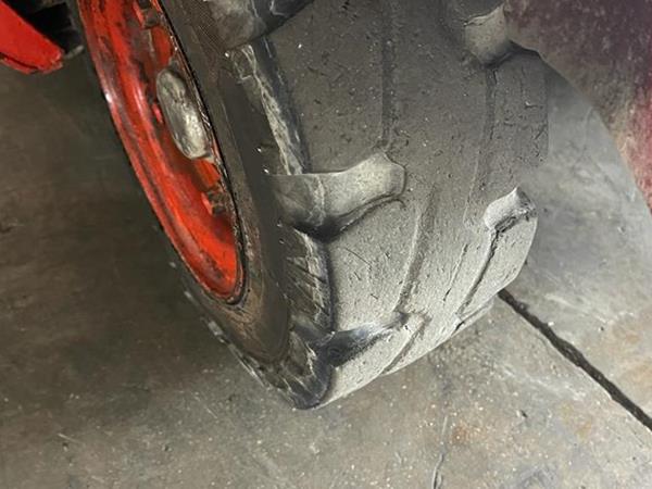 Carrello elevatore Linde E30-02 - Foto 2