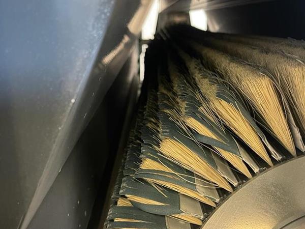 آلة تنظيف بالفرشاة ذات تشطيب علوي من Italmeccanica - صورة 2