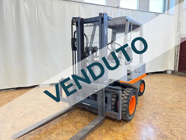 Carrello elevatore Diesel OM 30 quintali