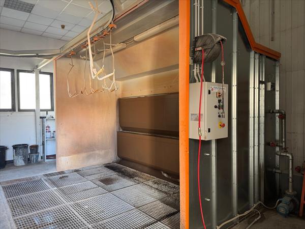 Cabina di verniciatura Azzurra con catenaria - Foto 2