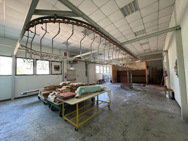 Cabina di verniciatura Azzurra con catenaria - Foto 2