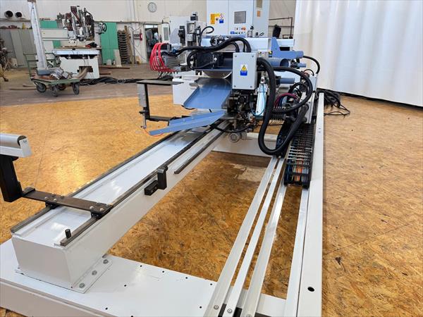 Troncatrice e foratrice Stemas - Foto 2