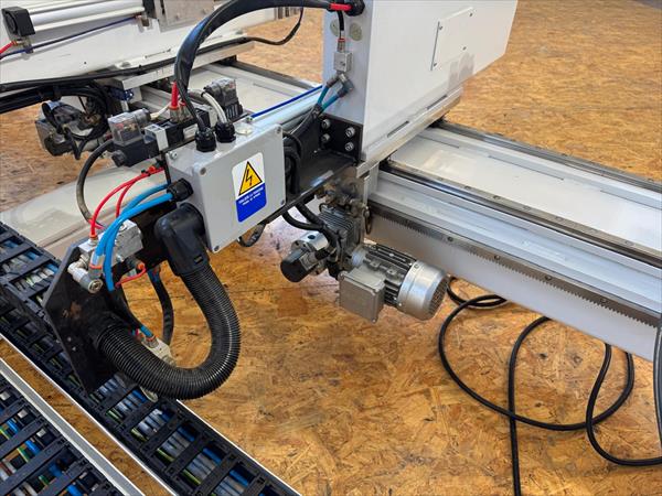 Troncatrice e foratrice Stemas - Foto 2