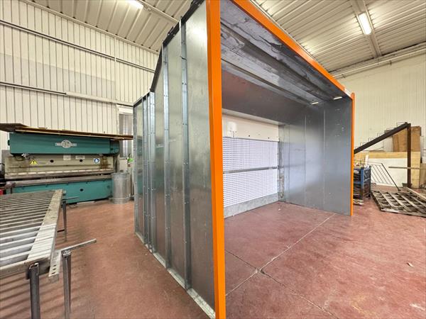 Cabina di verniciatura Azzurra con catenaria - Foto 2
