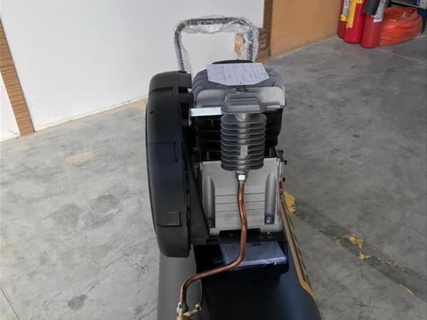 Compressore marca nuair 200 lt  - Foto 2