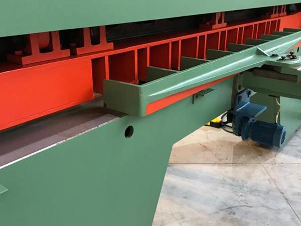 Taglierina per impiallacciatura marca Monguzzi - Foto 2