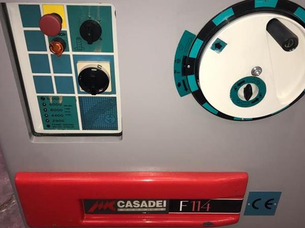 Toupie marca Casadei - Foto 2